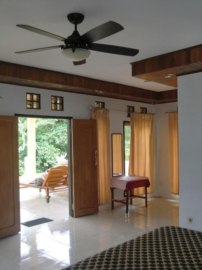 Bunaken Sea Garden Resort Exterior photo