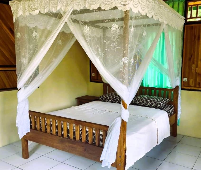 Bunaken Sea Garden Resort Exterior photo