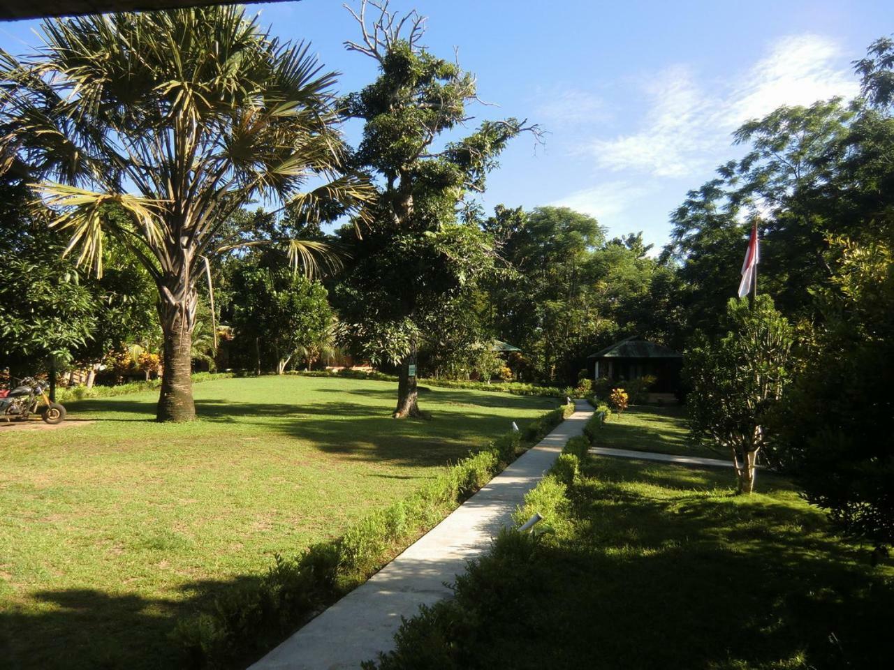 Bunaken Sea Garden Resort Exterior photo